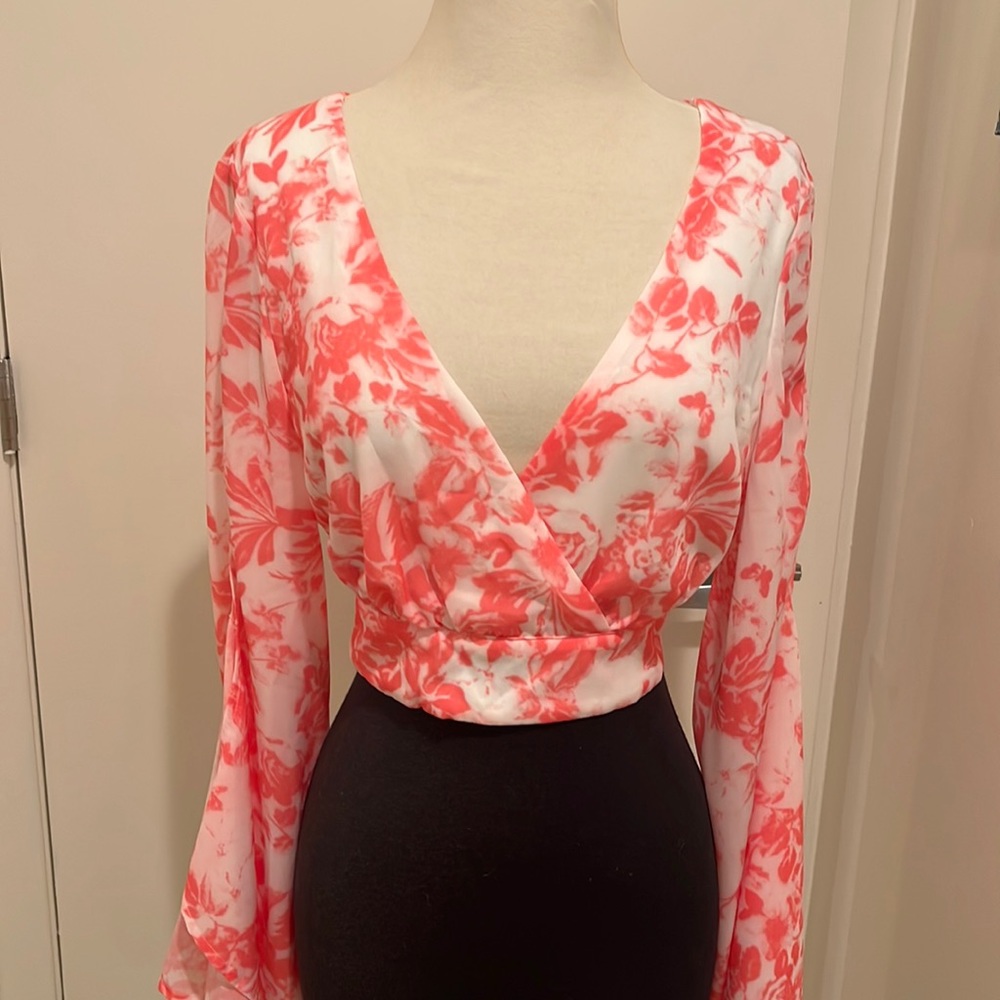 Flowy crop top from Showpo. Size medium